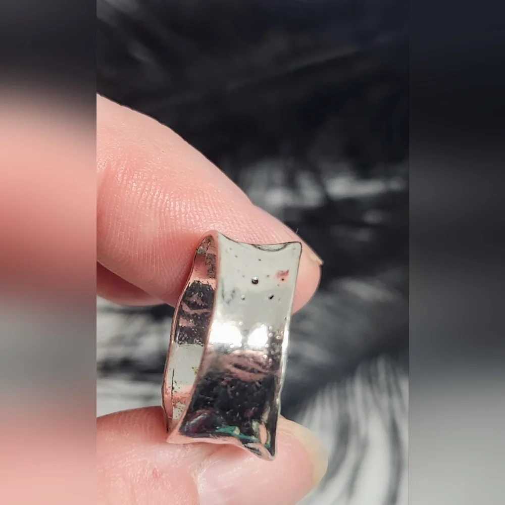 Mother Of Pearl 925 Sterling Silver Shell Ring. - Picture 6 of 8